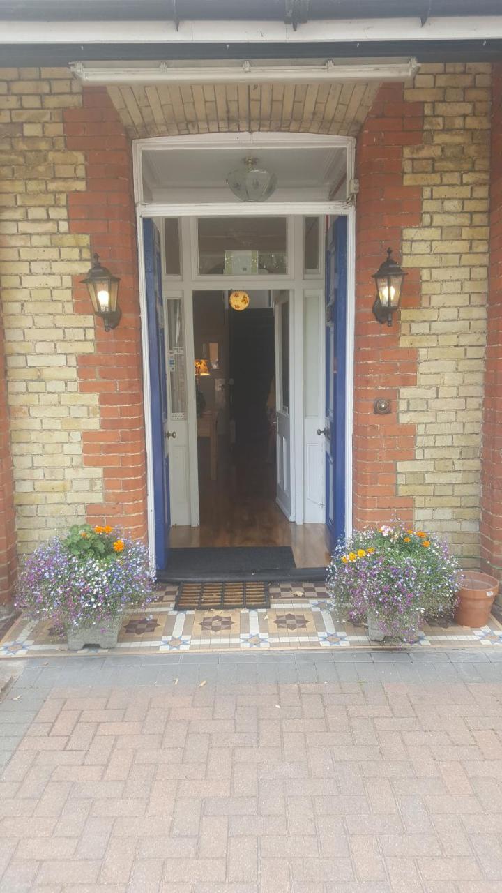 The Silverdale . Farnborough (Hampshire) Exterior foto
